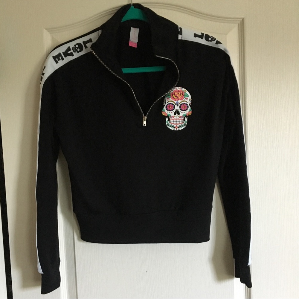 Skull cropped pullover